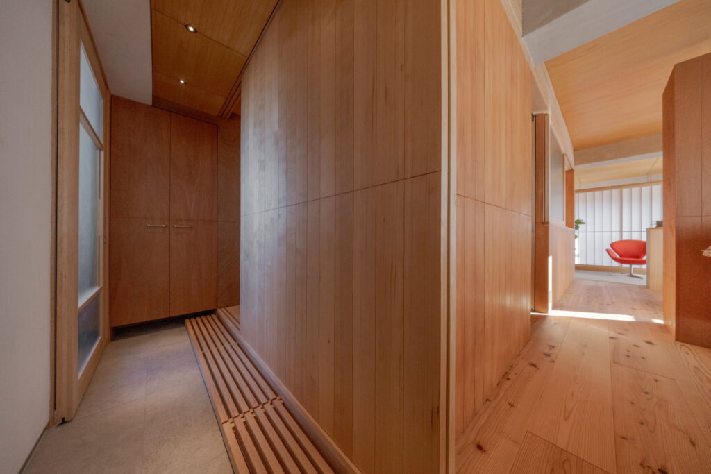 自然の温もりを楽しめる、杉フローリング