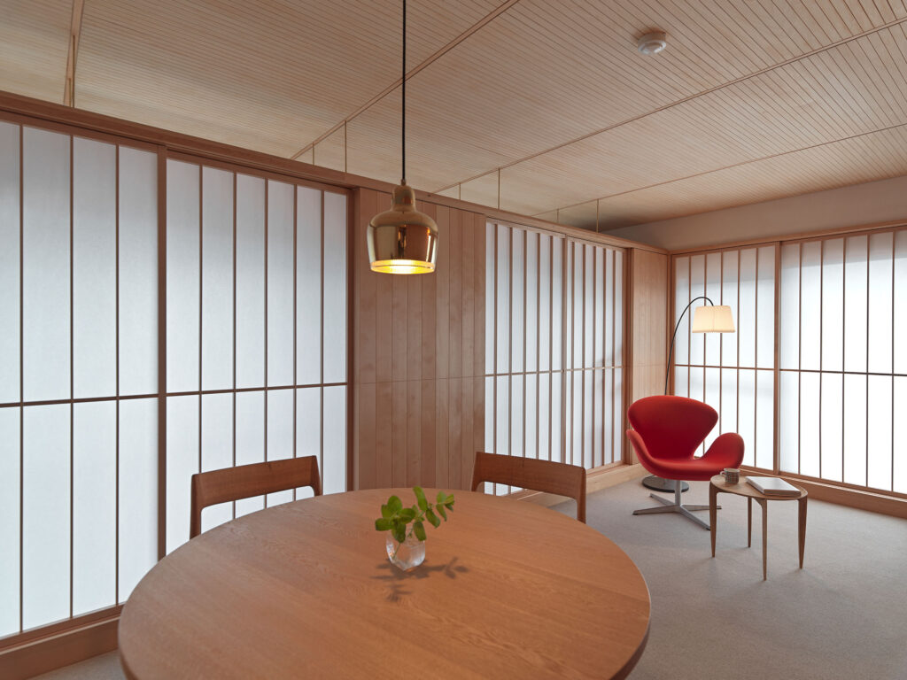 穏やかな光で満ちる住まいに。障子で広がるマンションリノベ